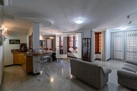 Sala 2 de casa à venda com 4 quartos, 1000m² em São Luiz, Belo Horizonte