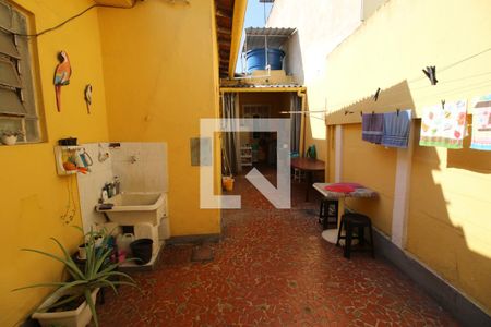 Quintal Fundos de casa à venda com 2 quartos, 111m² em Brás de Pina, Rio de Janeiro