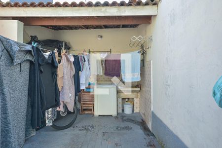 Área de Serviço de casa para alugar com 3 quartos, 200m² em Jardim Regis, São Paulo