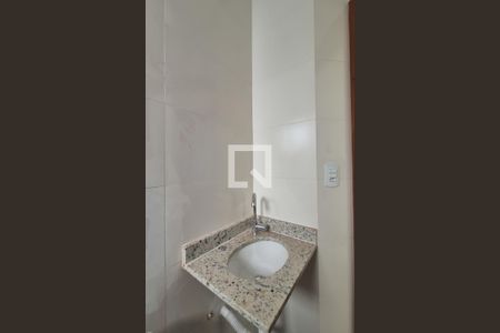 Banheiro  de apartamento à venda com 2 quartos, 41m² em Vila Pires, Santo André