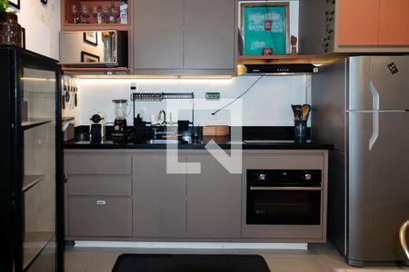 Cozinha de apartamento para alugar com 2 quartos, 45m² em Bela Vista, São Paulo