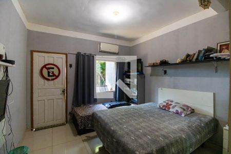 Quarto 1 de casa à venda com 3 quartos, 897m² em Itaipu, Niterói