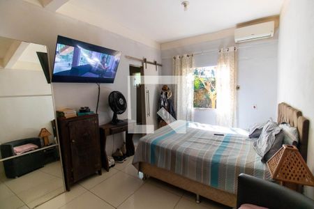 Suíte  de casa à venda com 3 quartos, 897m² em Itaipu, Niterói