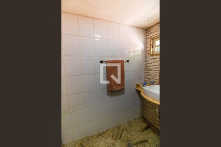 Banheiro Social de casa à venda com 3 quartos, 897m² em Itaipu, Niterói