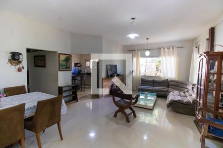 Sala de casa à venda com 3 quartos, 897m² em Itaipu, Niterói