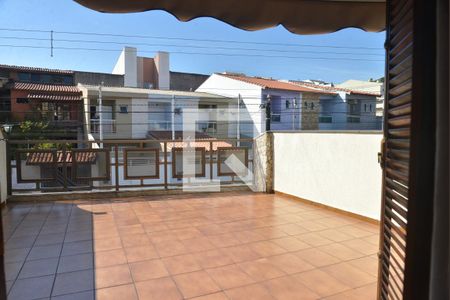Sacada de casa à venda com 3 quartos, 216m² em Parque Novo Oratório, Santo André