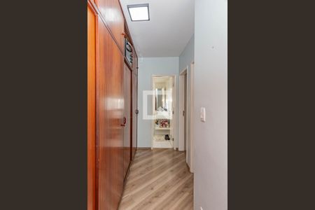 Corredor de apartamento à venda com 2 quartos, 58m² em Vila Vera, São Paulo