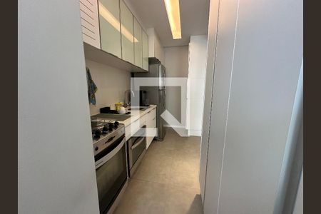 Cozinha de apartamento para alugar com 2 quartos, 74m² em Empresarial 18 do Forte, Barueri