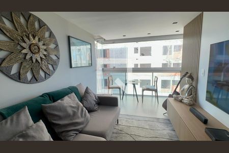 Sala de apartamento para alugar com 2 quartos, 74m² em Empresarial 18 do Forte, Barueri