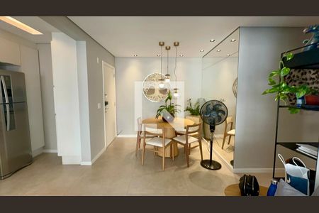 Sala de apartamento para alugar com 2 quartos, 74m² em Empresarial 18 do Forte, Barueri