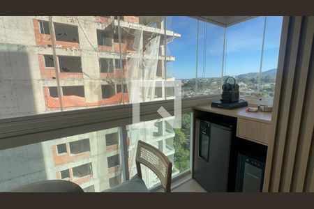 Varanda de apartamento para alugar com 2 quartos, 74m² em Empresarial 18 do Forte, Barueri