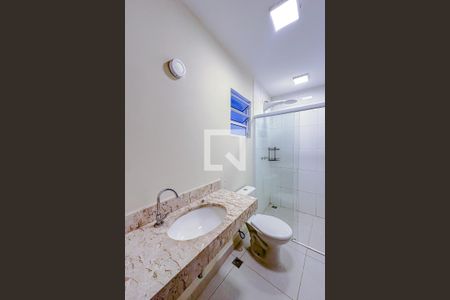 Banheiro da Suíte 1 de casa à venda com 2 quartos, 147m² em Vila Claudia, São Paulo