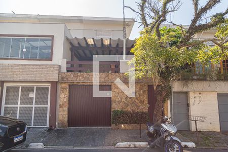 Fachada de casa à venda com 2 quartos, 225m² em Jabaquara, São Paulo