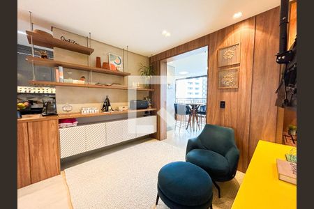 Sala de estar de apartamento à venda com 2 quartos, 84m² em Santo Amaro, São Paulo