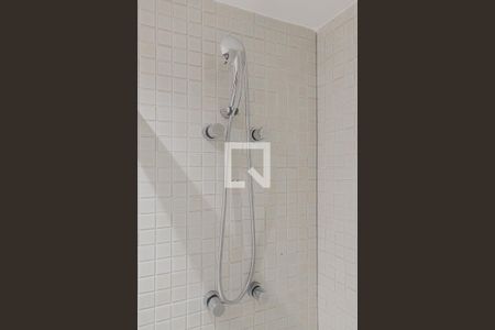 Banheiro de kitnet/studio à venda com 1 quarto, 27m² em Pinheiros, São Paulo