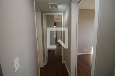 Corredor de apartamento para alugar com 2 quartos, 58m² em Irajá, Rio de Janeiro