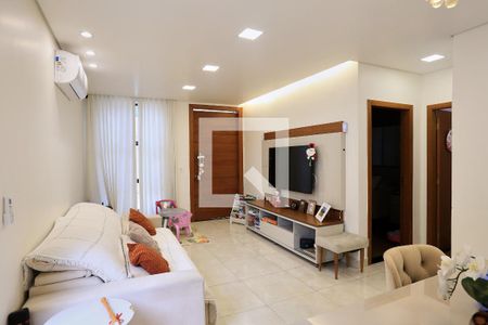 Sala de casa à venda com 3 quartos, 190m² em Cachoeirinha, Belo Horizonte