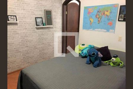 Casa à venda com 3 quartos, 188m² em Utinga, Santo André