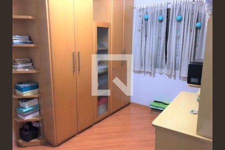 Casa à venda com 3 quartos, 188m² em Utinga, Santo André