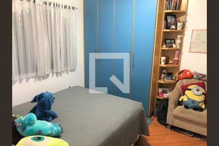 Casa à venda com 3 quartos, 188m² em Utinga, Santo André