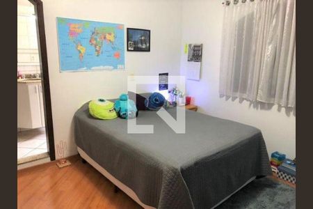 Casa à venda com 3 quartos, 188m² em Utinga, Santo André