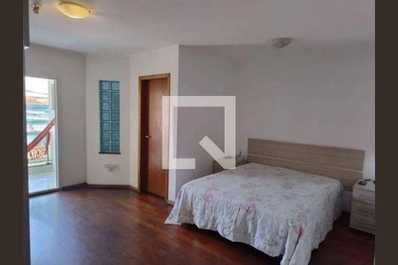 Casa à venda com 3 quartos, 218m² em Vila Sao Pedro, Santo André