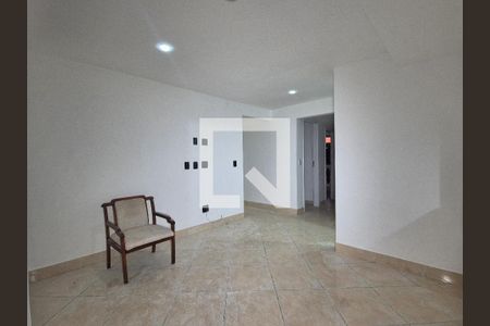 Sala de casa de condomínio para alugar com 2 quartos, 70m² em Recreio dos Bandeirantes, Rio de Janeiro