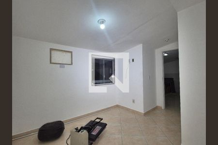 Quarto 2 de casa de condomínio para alugar com 2 quartos, 70m² em Recreio dos Bandeirantes, Rio de Janeiro