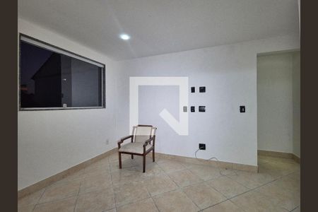 Sala de casa de condomínio para alugar com 2 quartos, 70m² em Recreio dos Bandeirantes, Rio de Janeiro