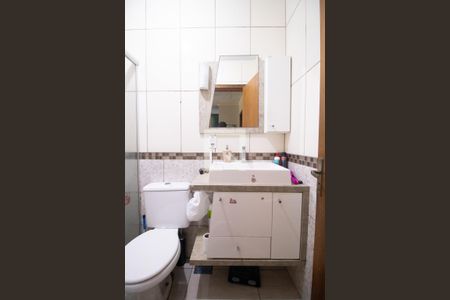 Banheiro de casa à venda com 3 quartos, 87m² em Hípica, Porto Alegre