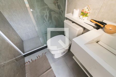 Banheiro da área comum de casa à venda com 4 quartos, 400m² em Vista Alegre, Rio de Janeiro