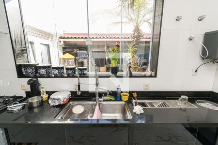 Cozinha de casa à venda com 4 quartos, 400m² em Vista Alegre, Rio de Janeiro