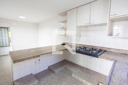 Cozinha de casa para alugar com 3 quartos, 180m² em Osvaldo Rezende, Uberlândia