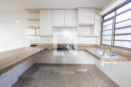 Cozinha de casa para alugar com 3 quartos, 180m² em Osvaldo Rezende, Uberlândia