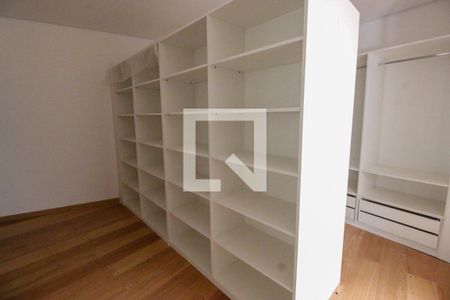 Closet da suíte 1 de casa para alugar com 3 quartos, 462m² em Morumbi, São Paulo