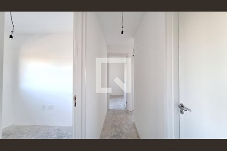 Corredor de apartamento à venda com 3 quartos, 69m² em Vila Anastácio, São Paulo