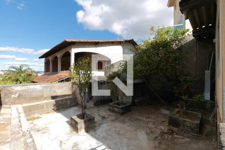 Área Externa de casa à venda com 3 quartos, 203m² em Álvaro Camargos, Belo Horizonte