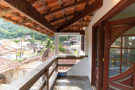 Varanda de casa à venda com 6 quartos, 360m² em Maravista, Niterói