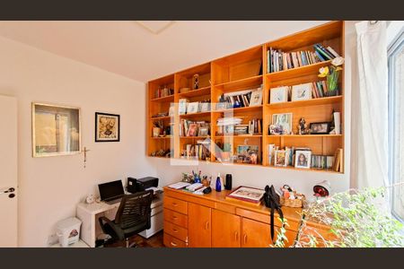 Quarto de apartamento para alugar com 3 quartos, 92m² em Santa Efigênia, Belo Horizonte