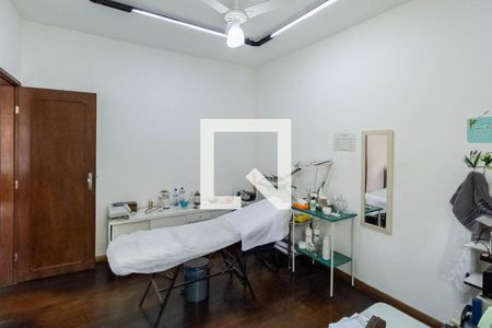 Casa à venda com 5 quartos, 300m² em Alípio de Melo, Belo Horizonte