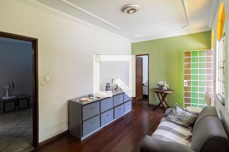 Casa à venda com 5 quartos, 300m² em Alípio de Melo, Belo Horizonte