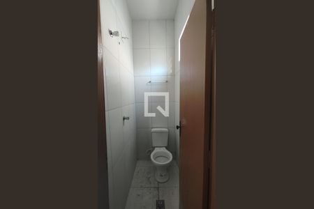 Banheiro de kitnet/studio para alugar com 1 quarto, 45m² em Novo Eldorado, Contagem