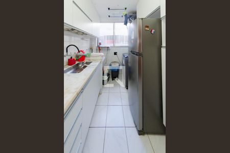 Cozinha de apartamento para alugar com 2 quartos, 54m² em Buritis, Belo Horizonte