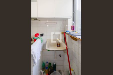 Área de serviço de apartamento para alugar com 2 quartos, 54m² em Buritis, Belo Horizonte