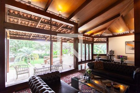 Sala 1 de casa para alugar com 4 quartos, 896m² em Pampulha, Belo Horizonte