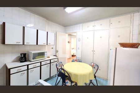 Cozinha - Armários de apartamento para alugar com 2 quartos, 112m² em Gonzaga, Santos