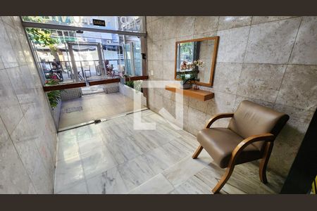 Hall de entrada de apartamento para alugar com 2 quartos, 112m² em Gonzaga, Santos