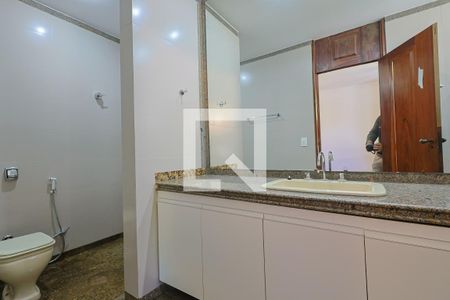 Banheiro da Suíte 3 de casa de condomínio à venda com 6 quartos, 670m² em Vila D’el Rey, Nova Lima