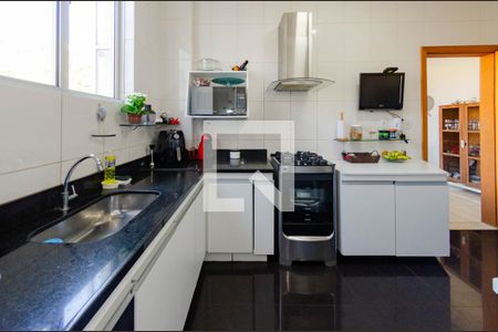 Cozinha de apartamento para alugar com 3 quartos, 156m² em Estoril, Belo Horizonte