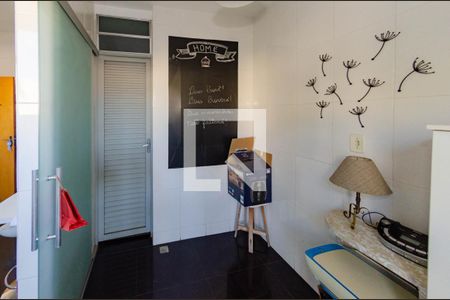Cozinha de apartamento à venda com 3 quartos, 156m² em Estoril, Belo Horizonte